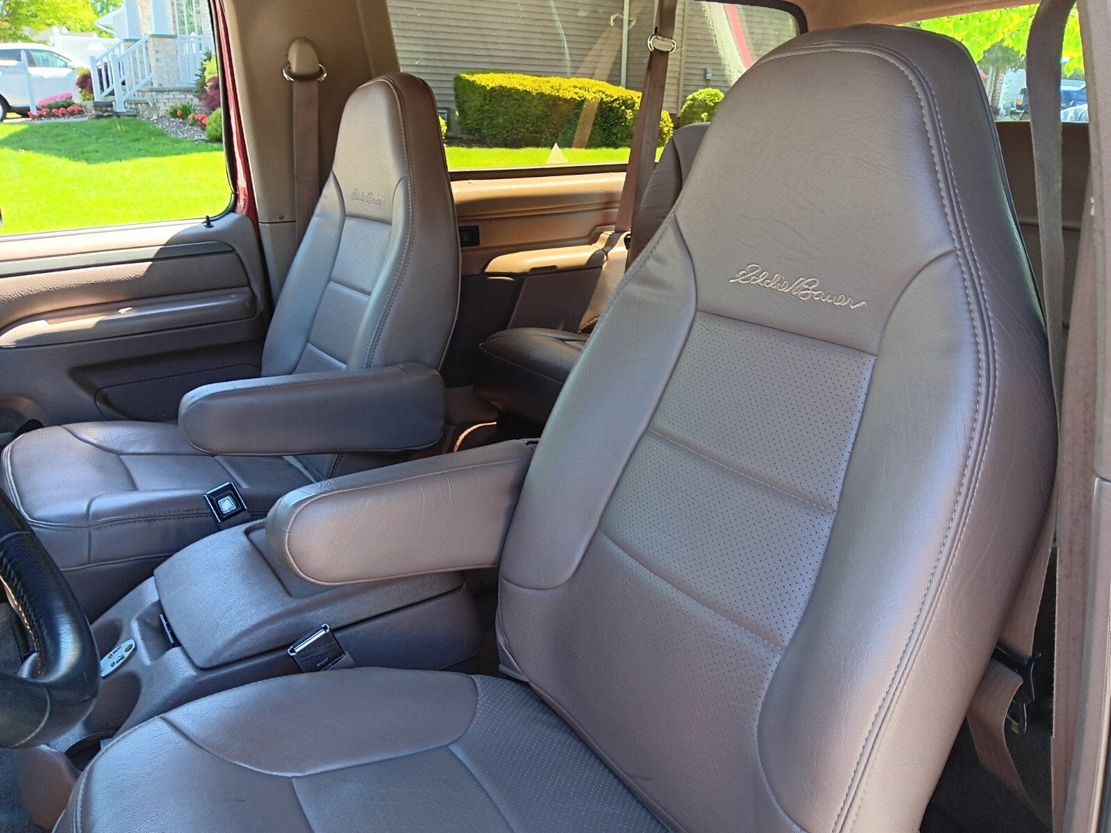 Ford-Bronco-1994-SUV-12