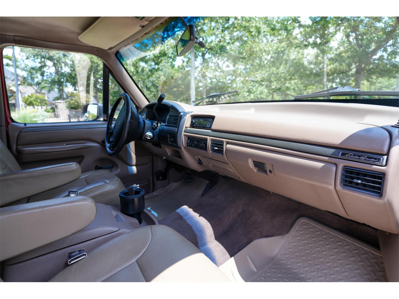 Ford-Bronco-1995-Red-Tan-13