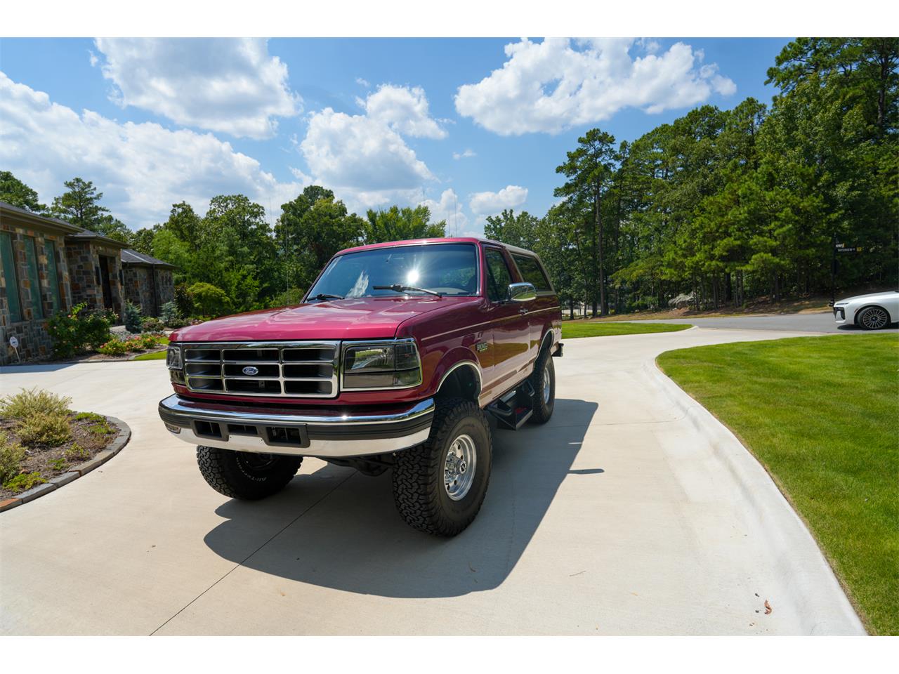 Ford-Bronco-1995-Red-Tan-2