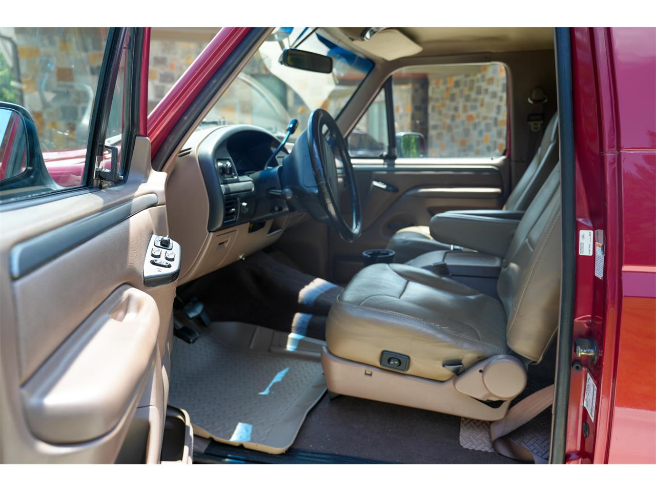 Ford-Bronco-1995-Red-Tan-8