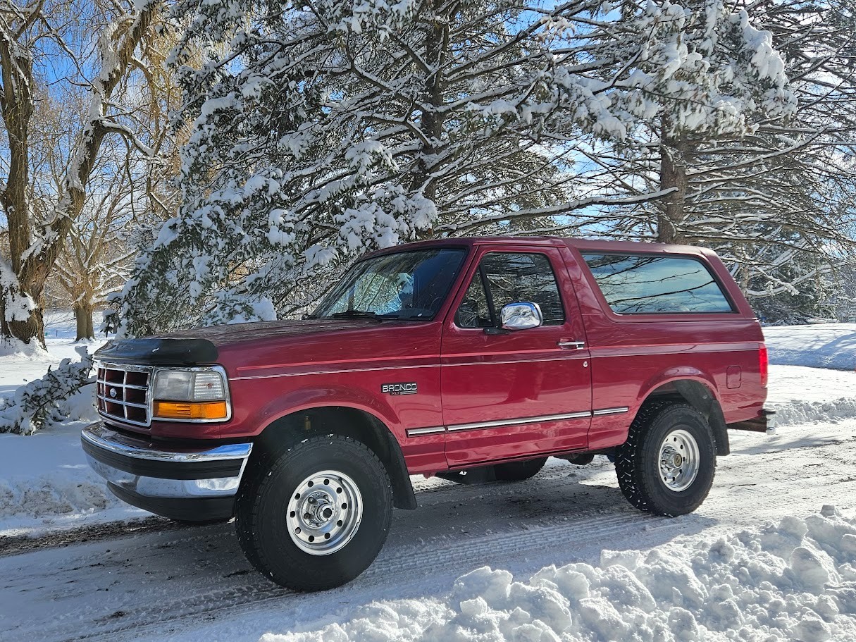 Ford-Bronco-1995-SUV-1