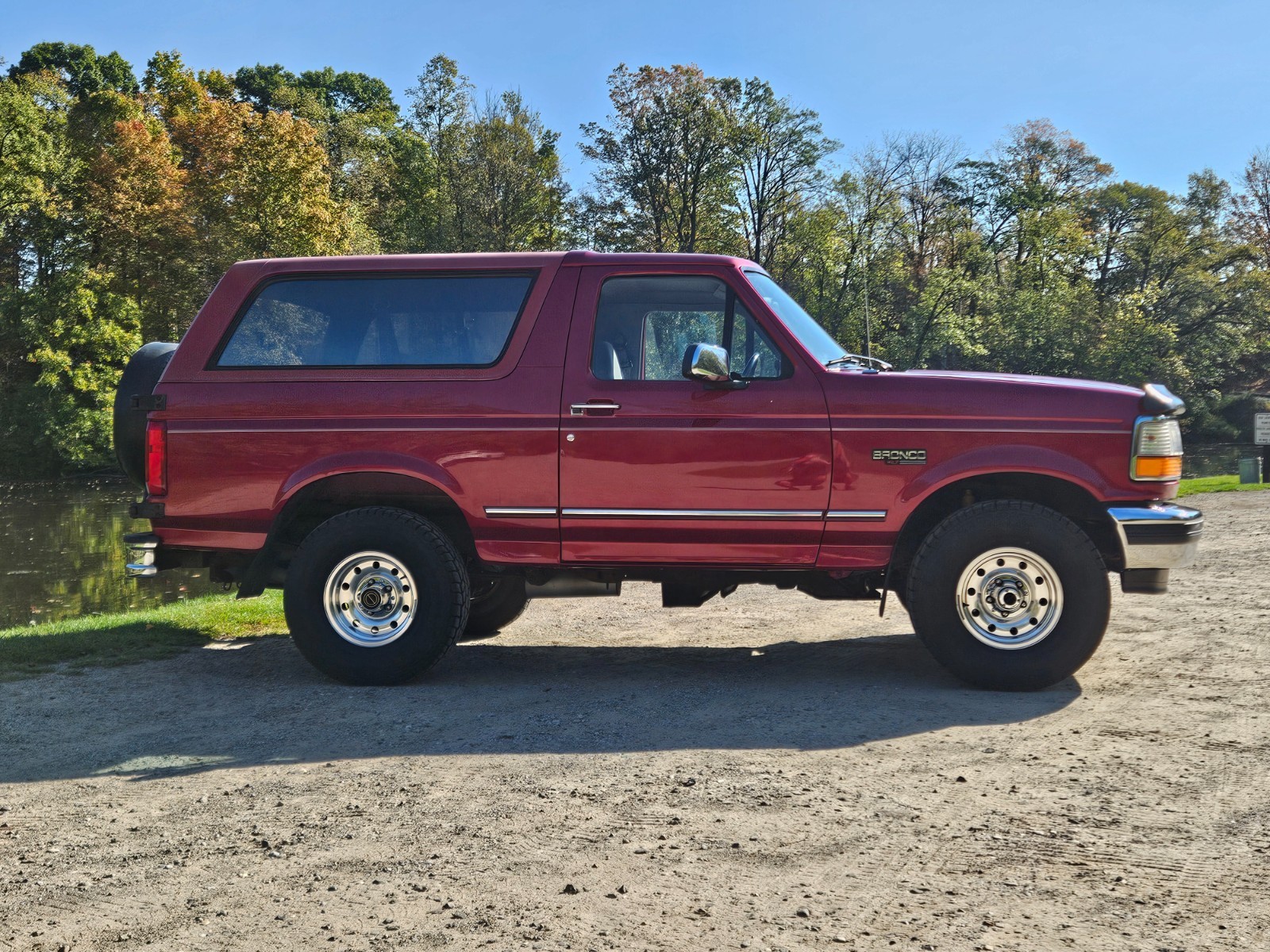 Ford-Bronco-1995-SUV-10