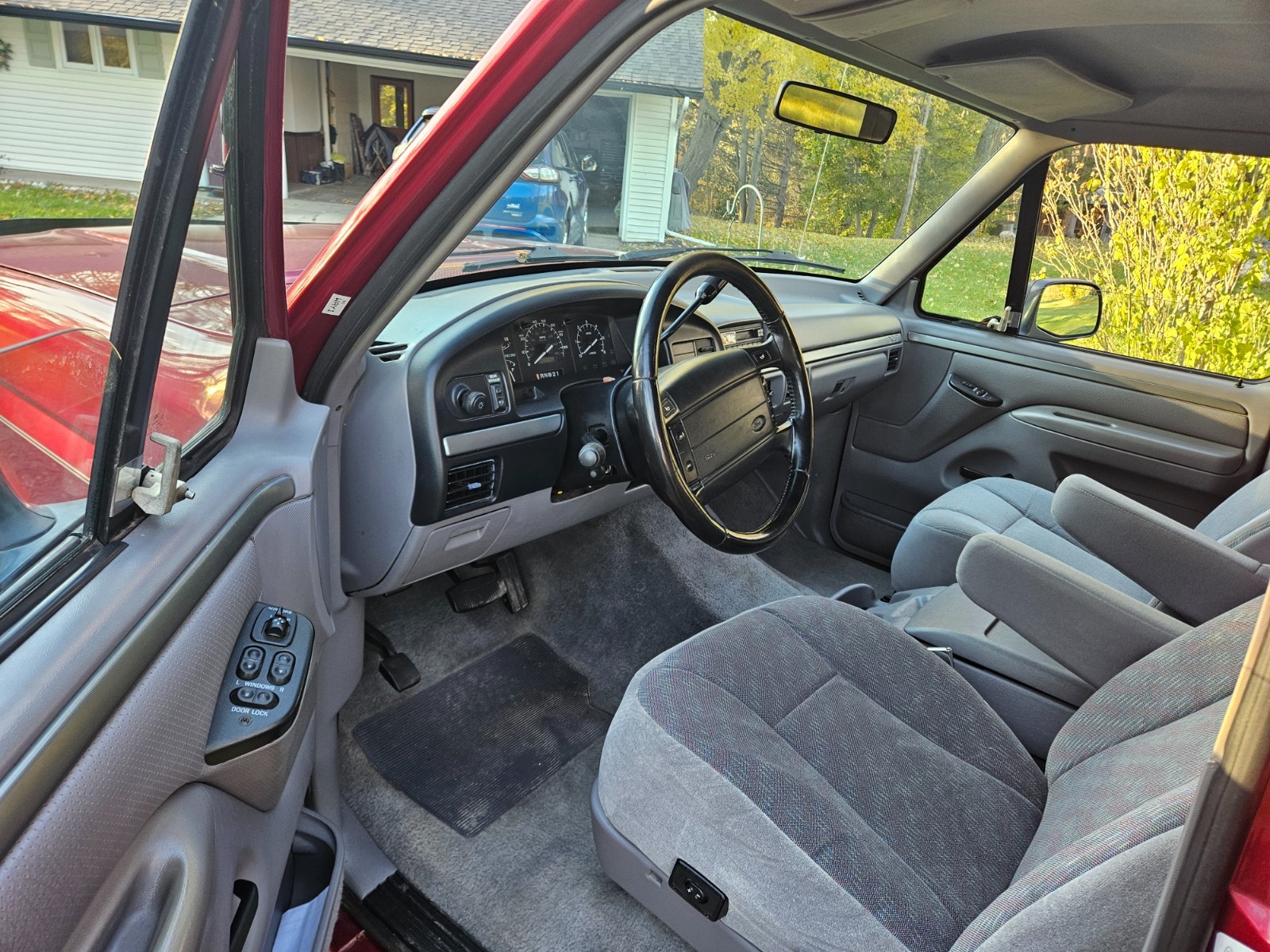 Ford-Bronco-1995-SUV-22