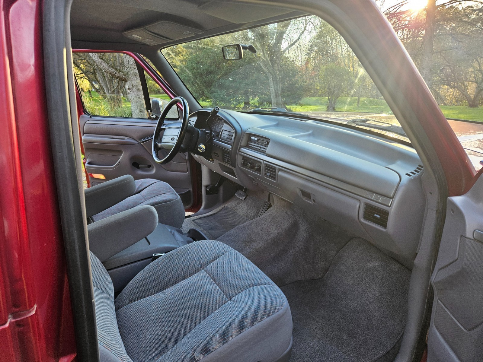 Ford-Bronco-1995-SUV-24