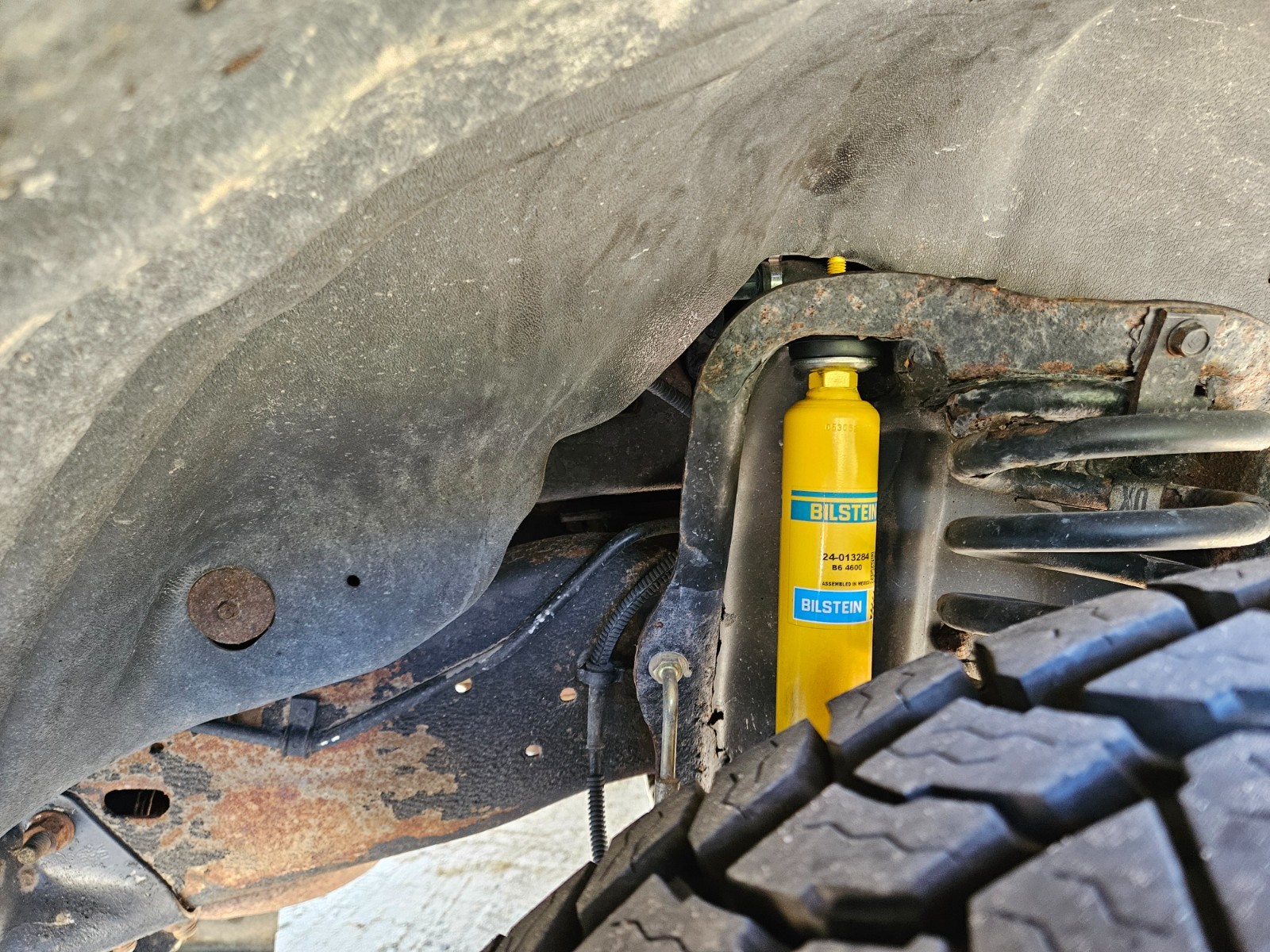 Ford-Bronco-1995-SUV-37