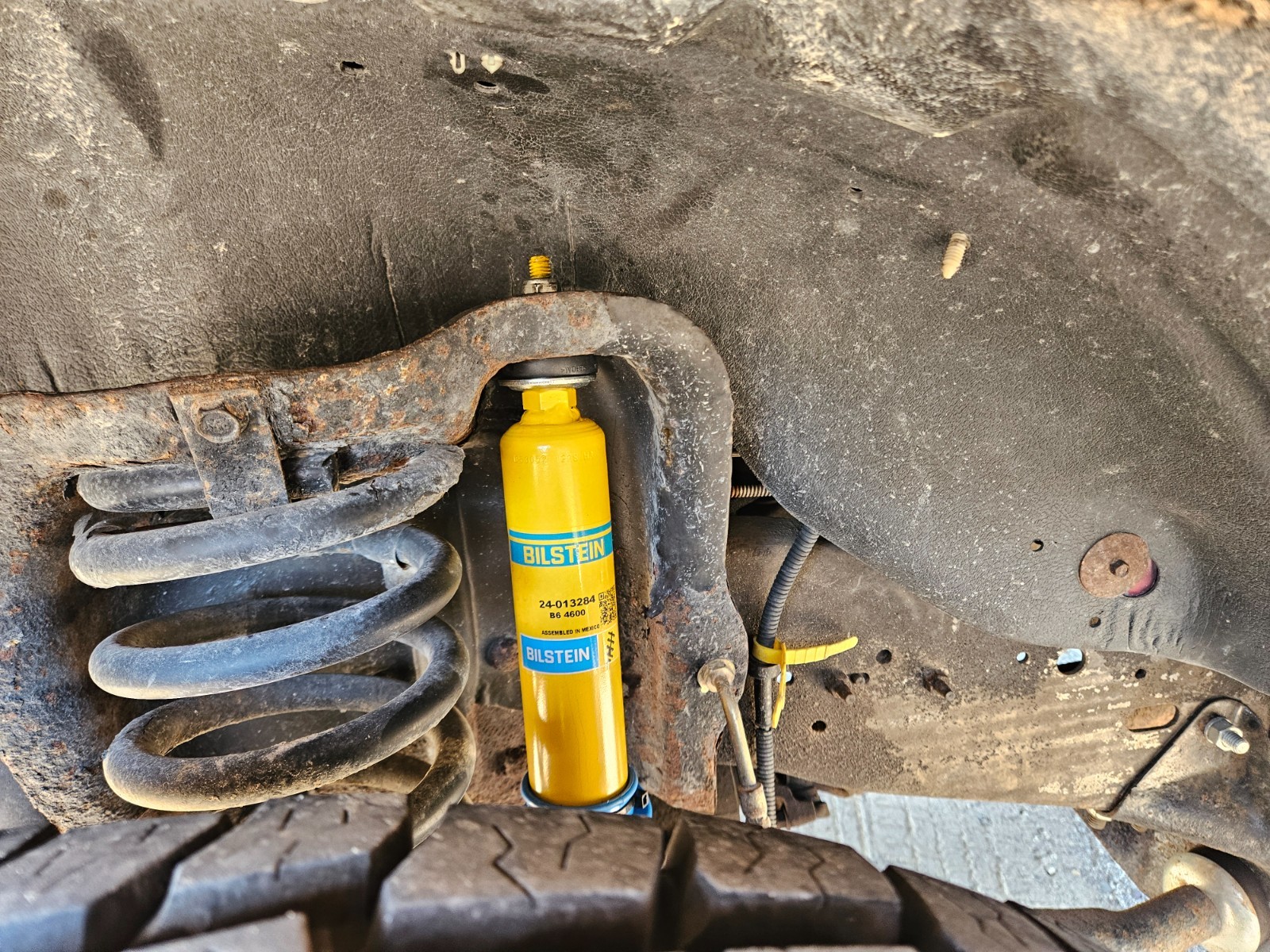 Ford-Bronco-1995-SUV-38