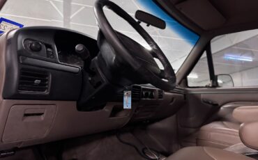 Ford-Bronco-1996-SUV-12