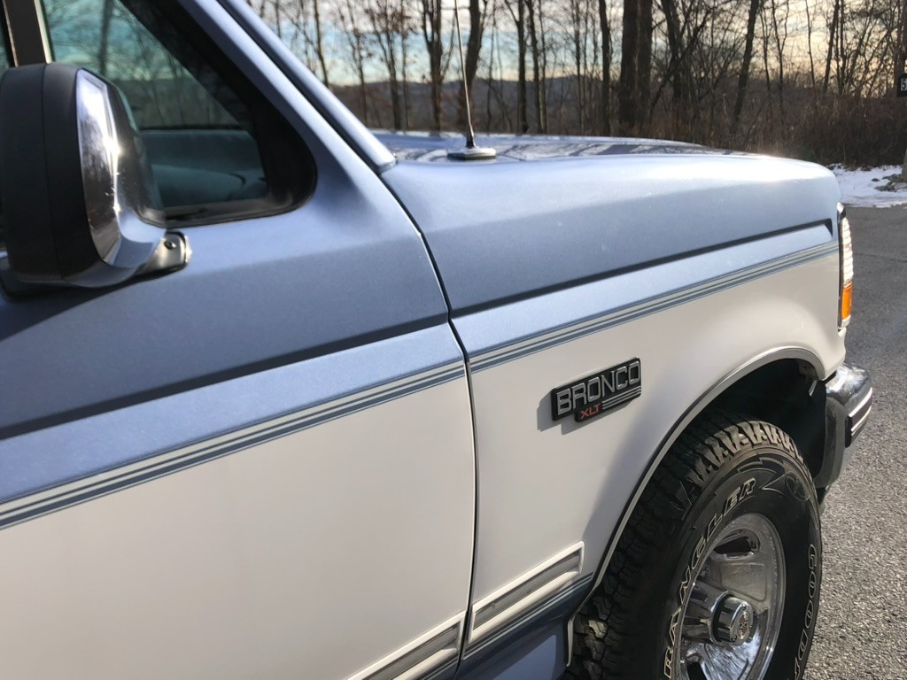 Ford-Bronco-1996-SUV-17