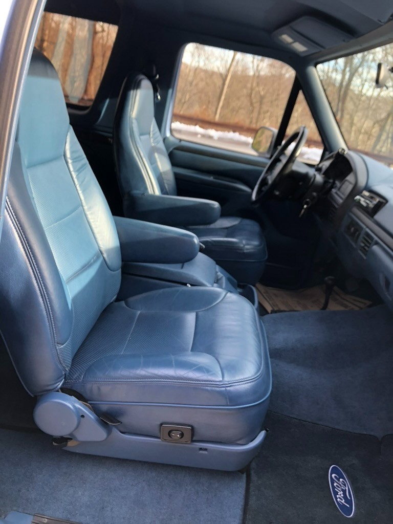 Ford-Bronco-1996-SUV-25