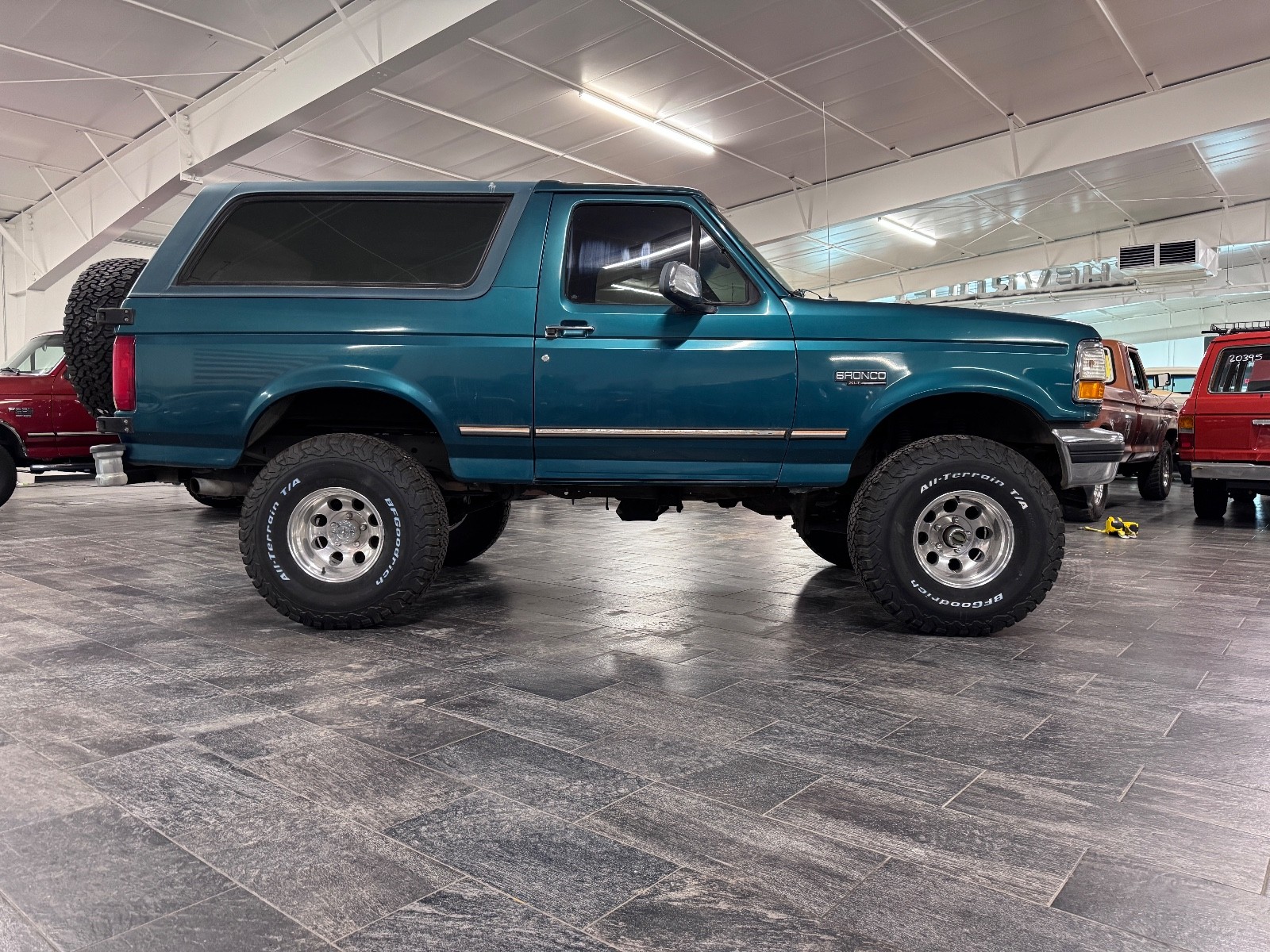 Ford-Bronco-1996-SUV