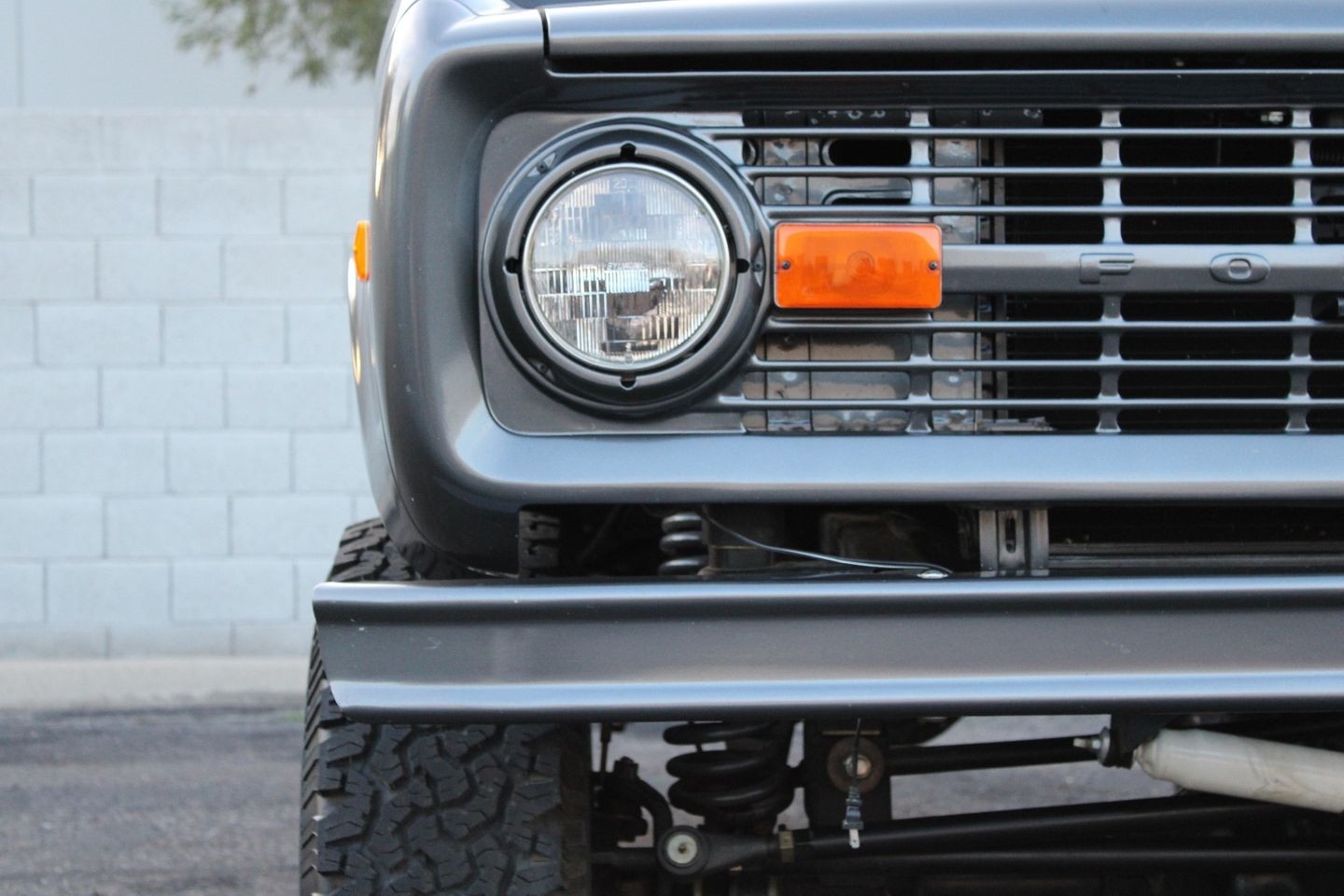Ford-Bronco-Fuel-Injected-1977-SUV-12