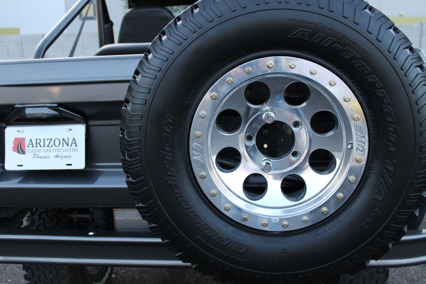 Ford-Bronco-Fuel-Injected-1977-SUV-18