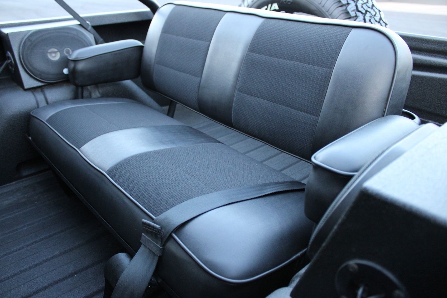 Ford-Bronco-Fuel-Injected-1977-SUV-26