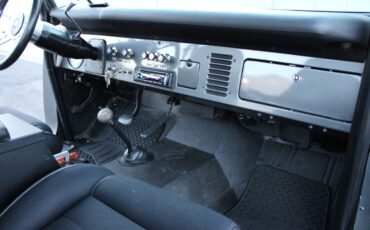 Ford-Bronco-Fuel-Injected-1977-SUV-28