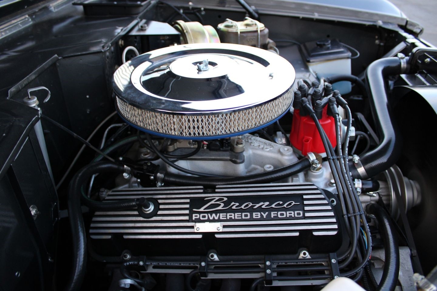 Ford-Bronco-Fuel-Injected-1977-SUV-32