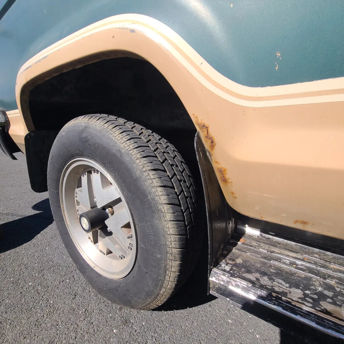 Ford-Bronco-ii-1984-8