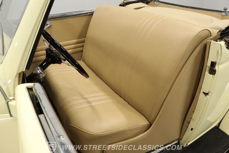 Ford-Cabriolet-1936-Yellow-Tan-35