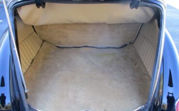 Ford-Cabriolet-Deluxe-Street-Rod-LS1-resto-mod-drivetrain-1939-17