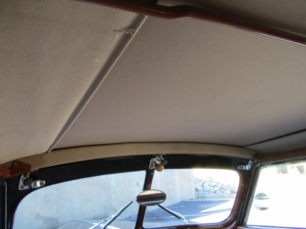 Ford-Cabriolet-Deluxe-Street-Rod-LS1-resto-mod-drivetrain-1939-29