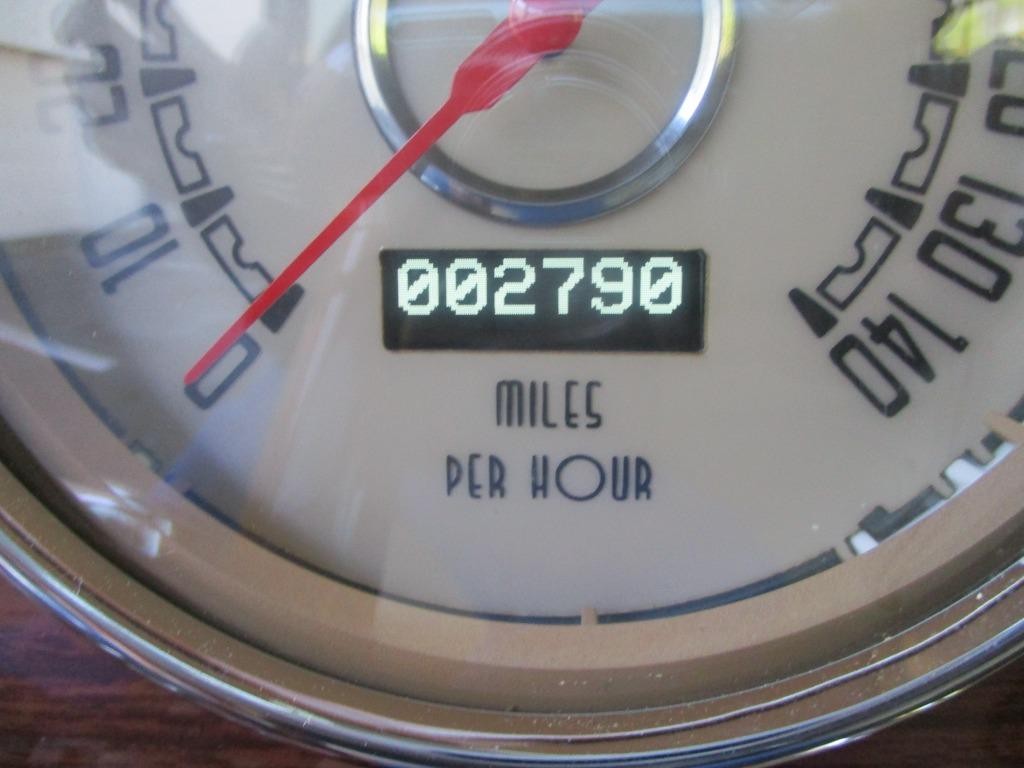 Ford-Cabriolet-Deluxe-Street-Rod-LS1-resto-mod-drivetrain-1939-34