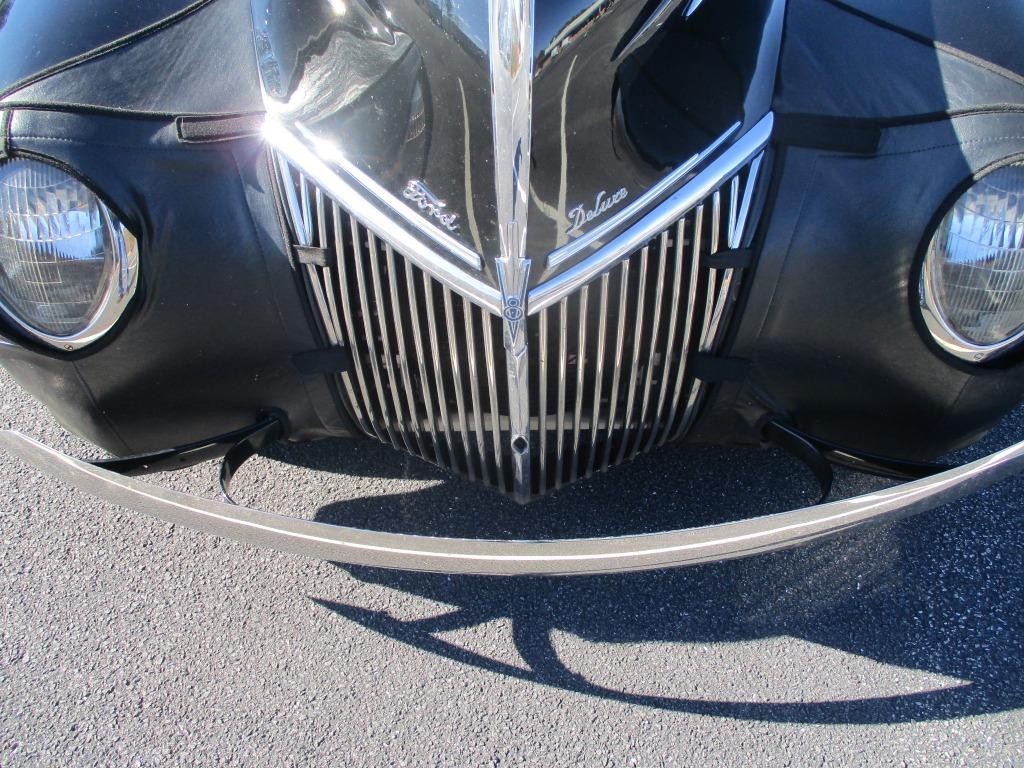 Ford-Cabriolet-Deluxe-Street-Rod-LS1-resto-mod-drivetrain-1939-8