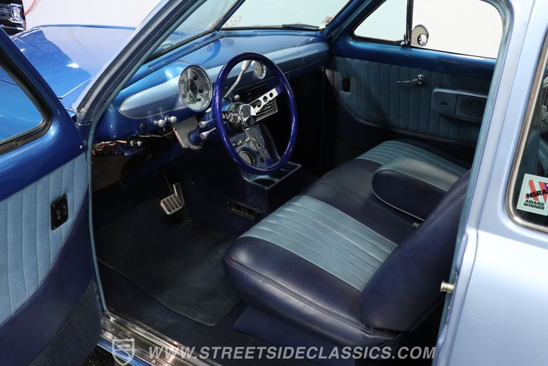 Ford-Club-1951-Blue-Dark-Blue-3