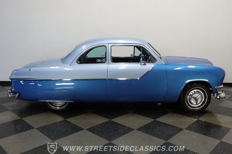 Ford-Club-1951-Blue-Dark-Blue-4