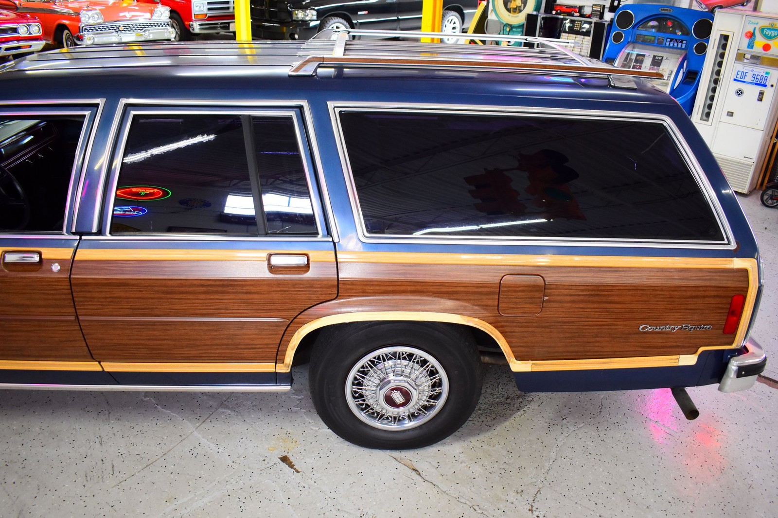 Ford-Country-Squire-1986-Wagon-16