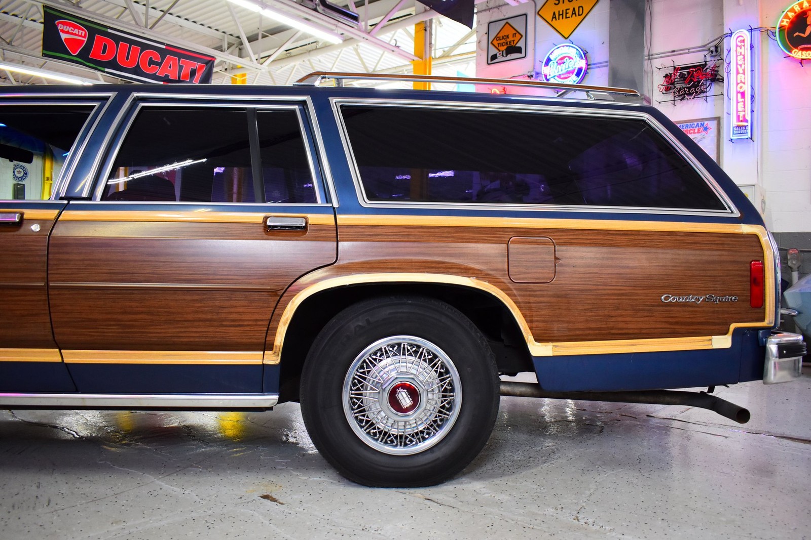 Ford-Country-Squire-1986-Wagon-19