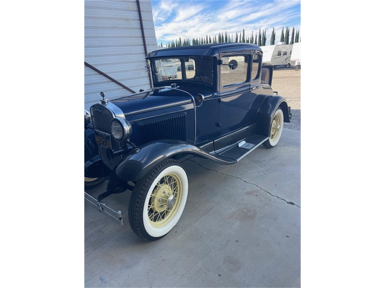 Ford-Coupe-1930-Navy-Blue-with-Black-Tan-2