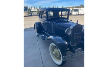 Ford-Coupe-1930-Navy-Blue-with-Black-Tan-3