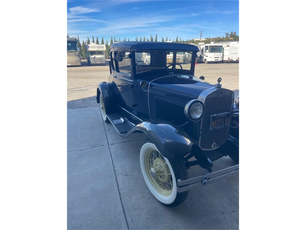 Ford-Coupe-1930-Navy-Blue-with-Black-Tan-3