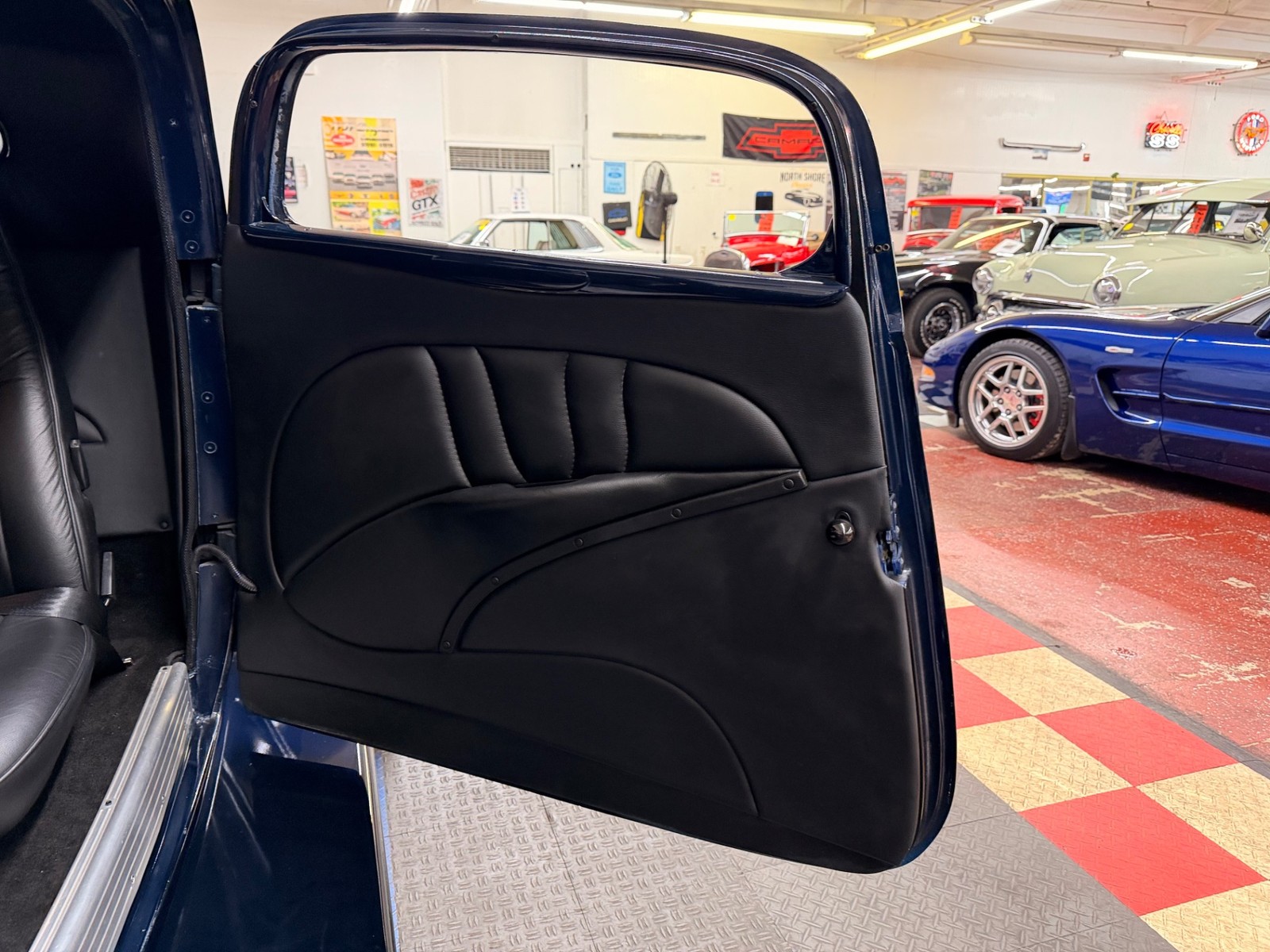 Ford-Coupe-1934-2-Door-32