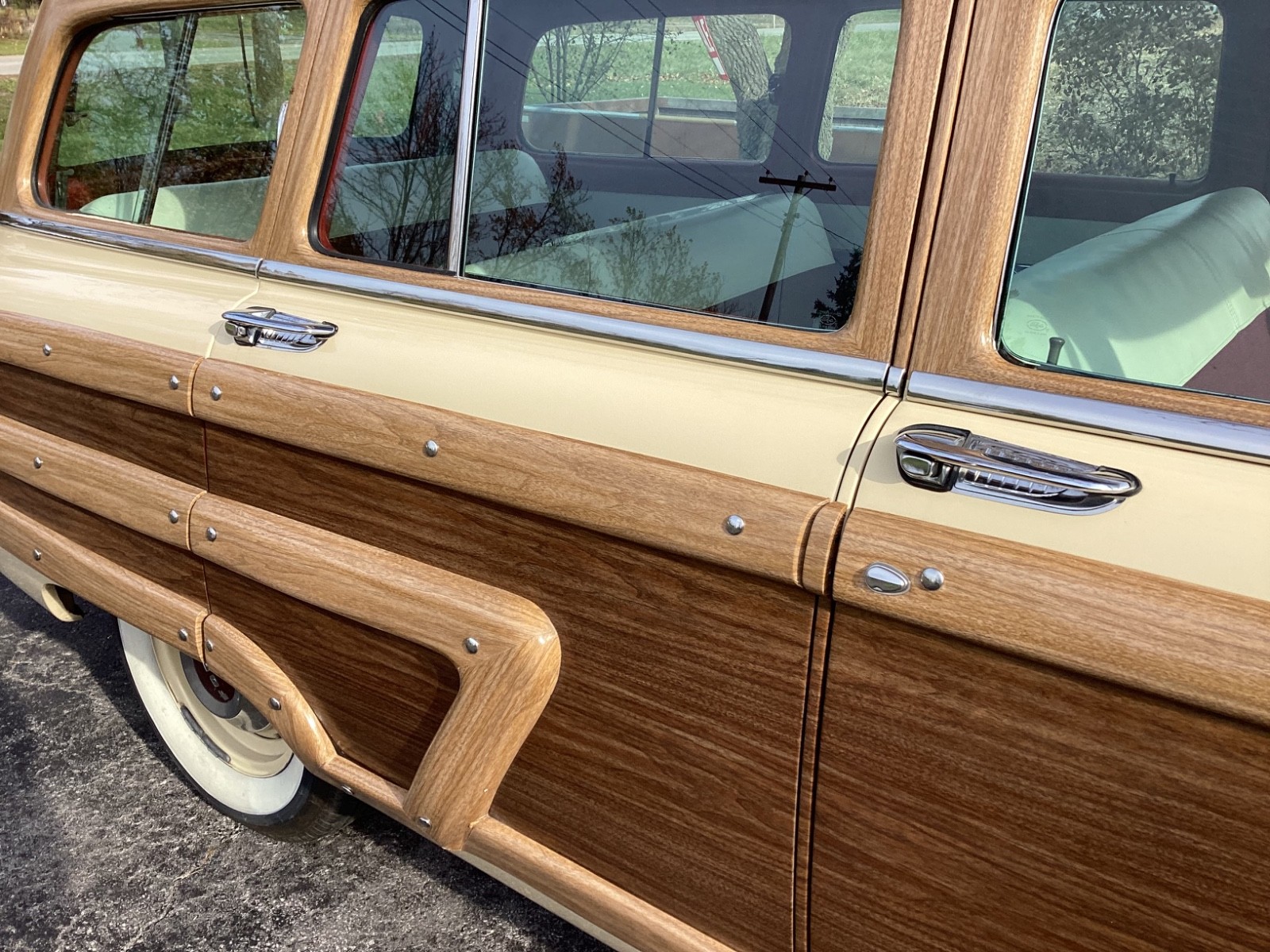 Ford-Crown-Victoria-1954-Wagon-2