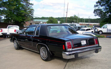 Ford-Crown-Victoria-1981-Coupe-1