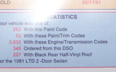 Ford-Crown-Victoria-1981-Coupe-11