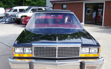 Ford-Crown-Victoria-1981-Coupe-21