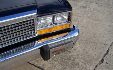 Ford-Crown-Victoria-1981-Coupe-22