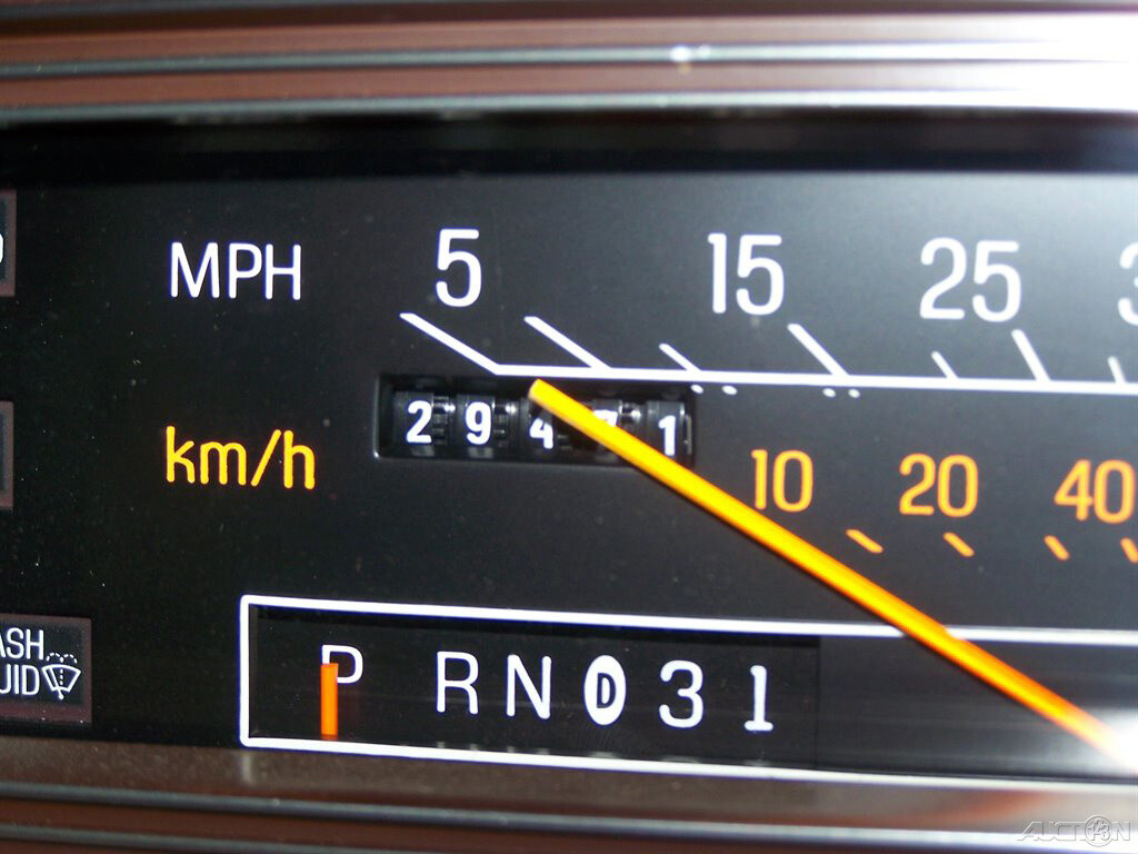 Ford-Crown-Victoria-1981-Coupe-8