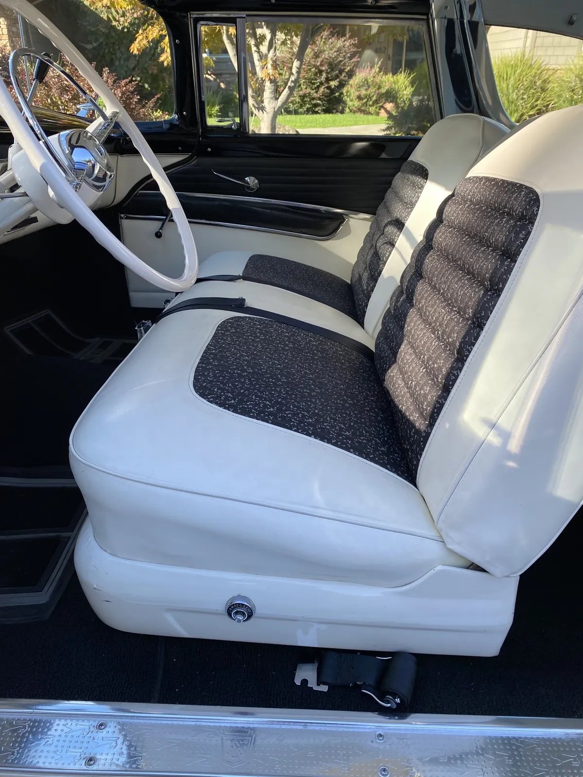 Ford-Crown-victoria-1955-Black-Black-16