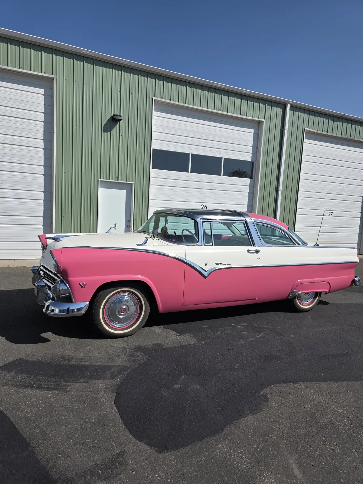 Ford-Crown-victoria-1955-Coral-And-White-Coral-And-White-5