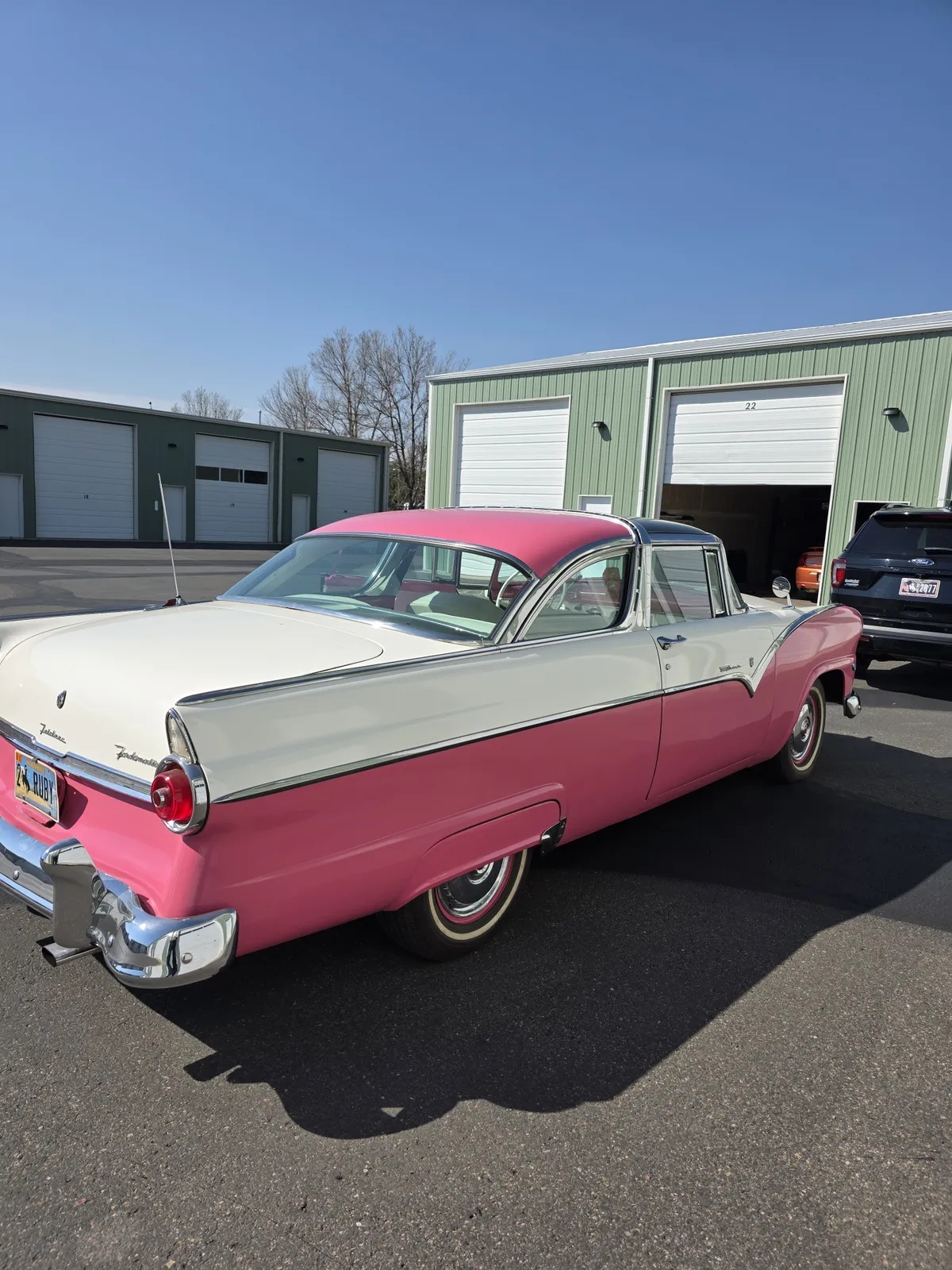 Ford-Crown-victoria-1955-Coral-And-White-Coral-And-White-6