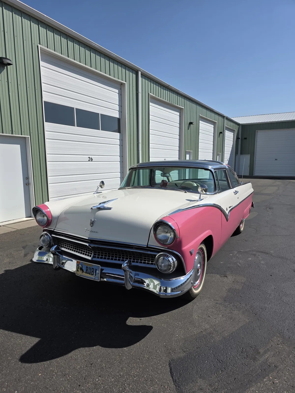 Ford-Crown-victoria-1955-Coral-And-White-Coral-And-White-7