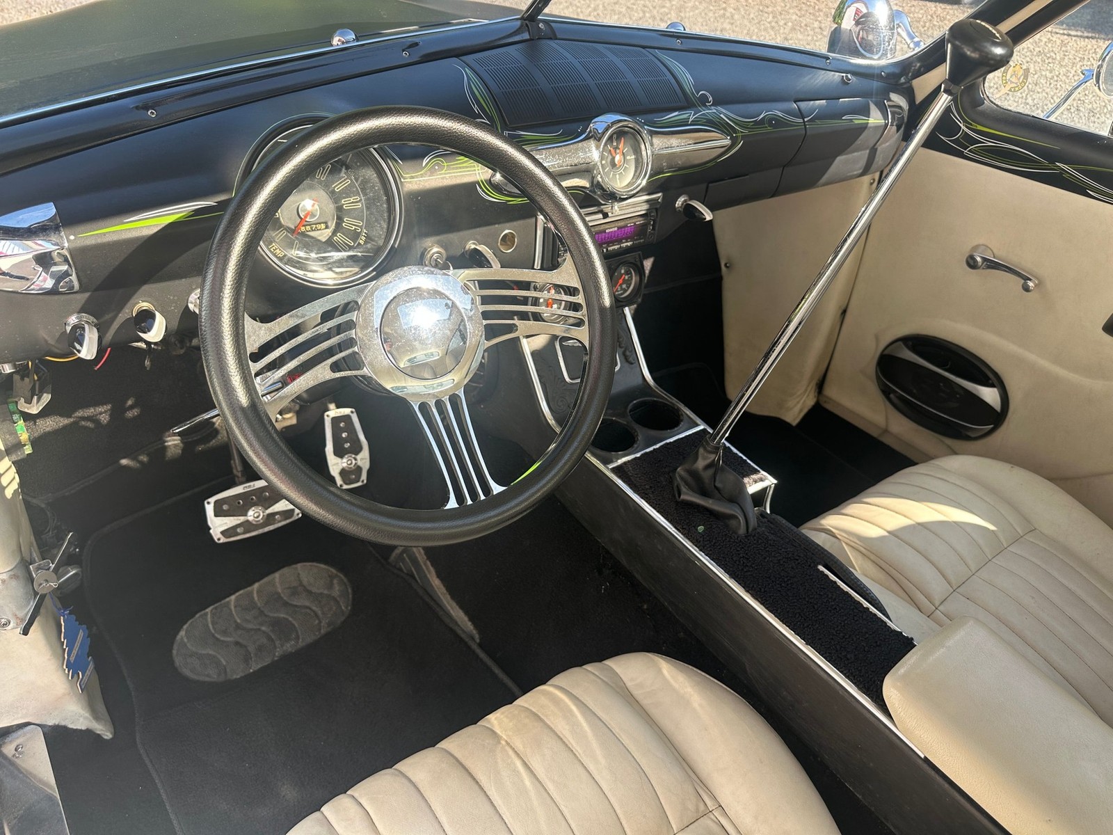 Ford-Custom-1950-Coupe-25