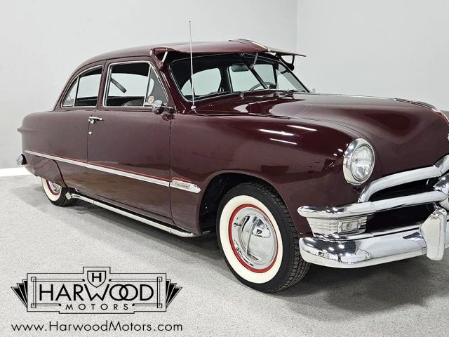 Ford-Custom-1950-Coupe-32