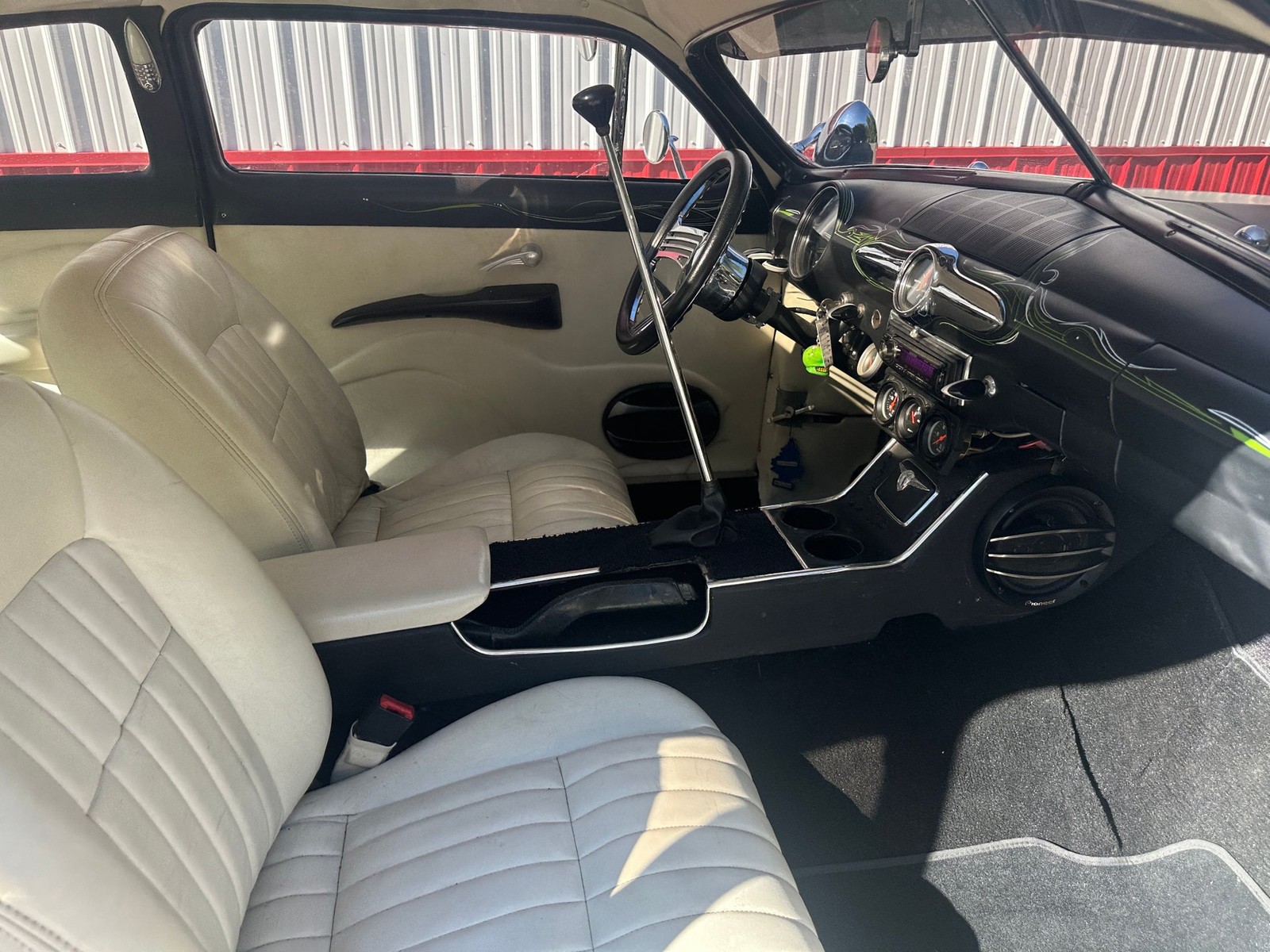 Ford-Custom-1950-Coupe-35