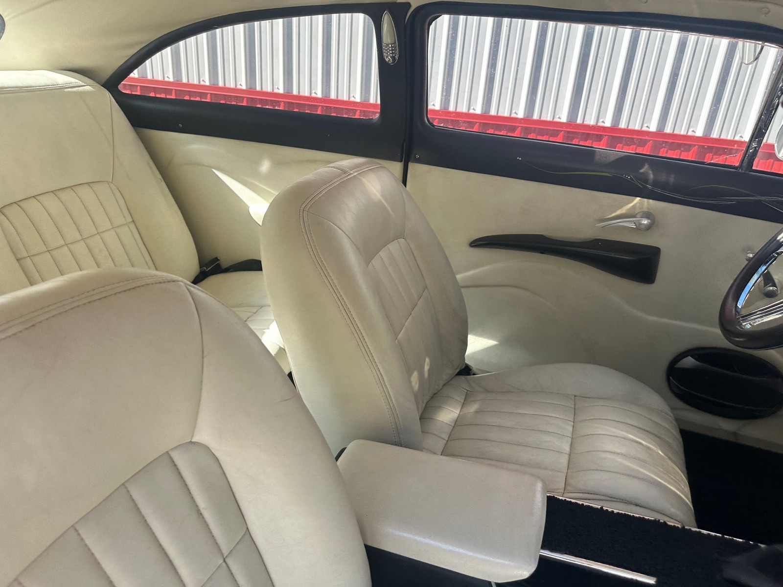 Ford-Custom-1950-Coupe-37