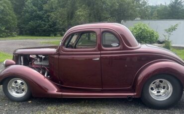 Ford-Custom-Deluxe-1936-Coupe