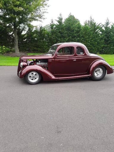 Ford-Custom-Deluxe-1936-Coupe-4