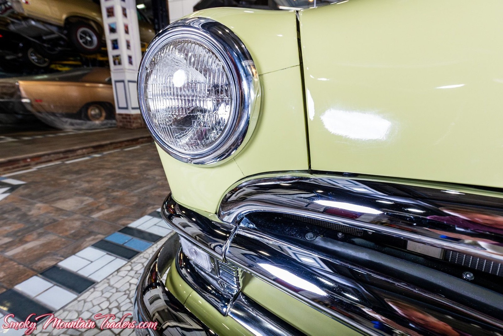 Ford-Custom-Deluxe-1950-11